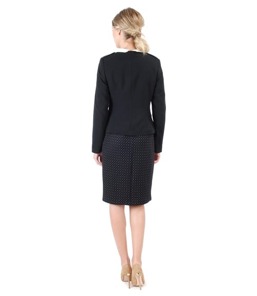 Tinuta office cu sacou din stofa elastic si rochie cu guler rotund