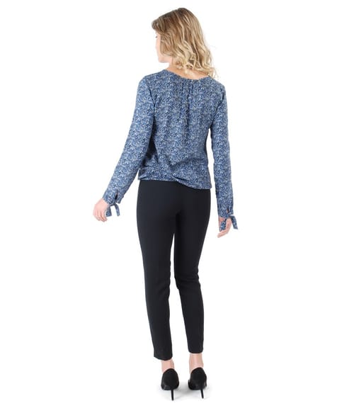 Pantaloni pana cu cusatura decorativa si bluza din viscoza imprimata