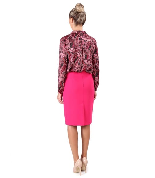 Tinuta eleganta cu bluza satinata si cu fusta creion