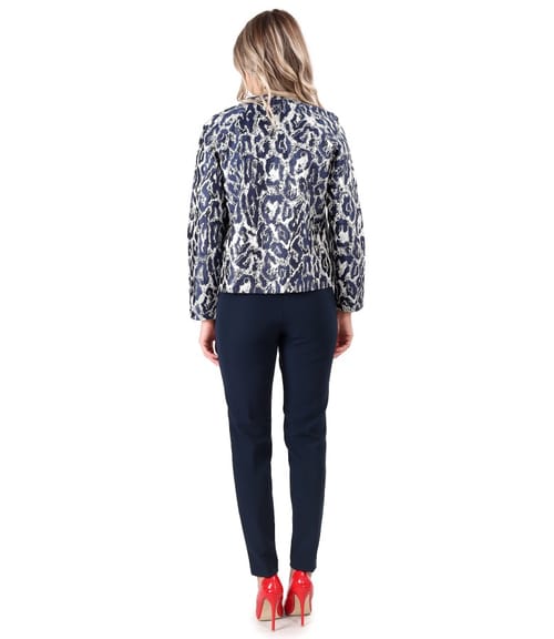 Tinuta office cu pantaloni pana si jacheta din brocard