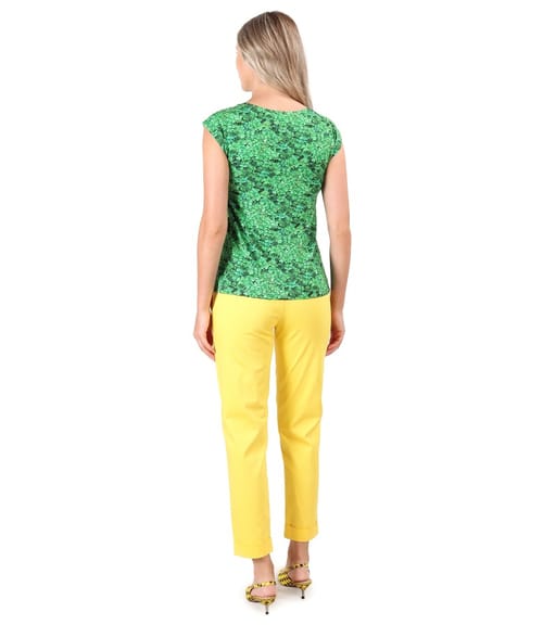 Pantaloni din bumbac texturat cu bluza din jerse elastic imprimat