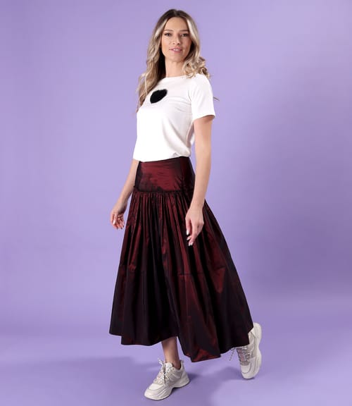 Tinuta casual cu fusta midi din tafta si bluza din jerse cu inima din tull