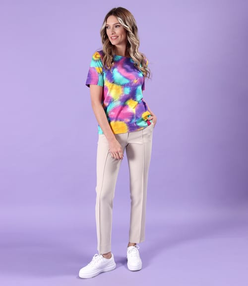 Tinuta smart casual cu pantalon pana si bluza din jerse elastic imprimat