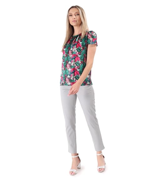 Tinuta eleganta cu bluza lejera din matase naturala cu pantaloni pana