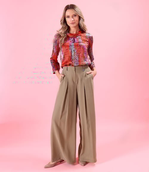 Pantaloni largi din viscoza cu bluza din matase naturala