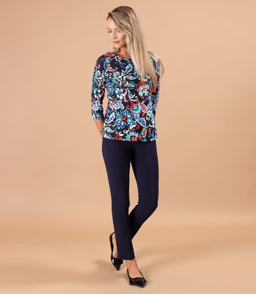 Tinua smart casual cu pantaloni pana si bluza din jerse elastic