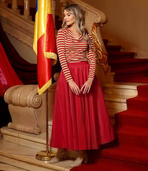 Bluza din jerse elastic cu fir metalic si cu decolteu in falduri