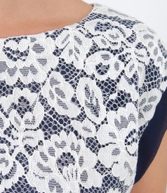 Rochie de seara cu dantela cu motive florale si perle