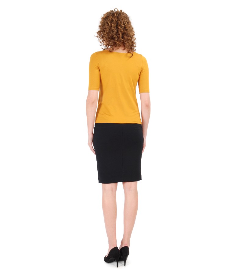 Tinuta office cu bluza din jerse elastic uni si fusta creion