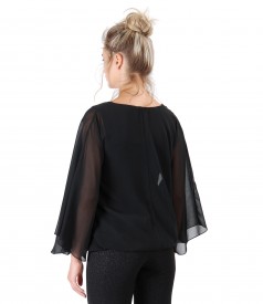 Bluza tip fluture cu aplicatie de cristale la decolteu