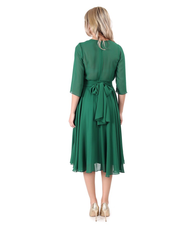 Tinuta de ocazie cu rochie din voal si esarfa brau