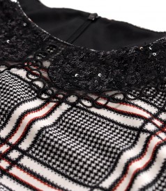 Rochie din catifea elastica in carouri si guler brodat cu paiete si dantela