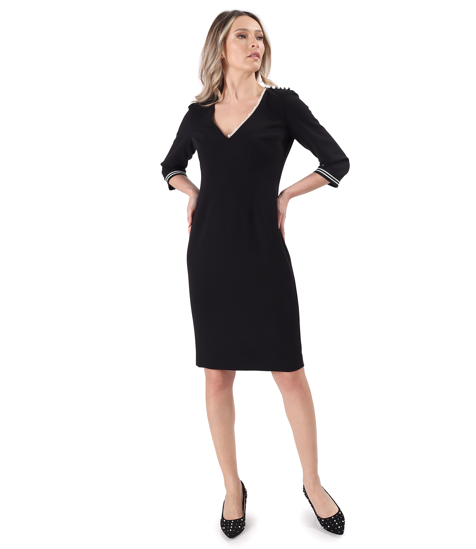 Rochie eleganta cu perle la decolteu