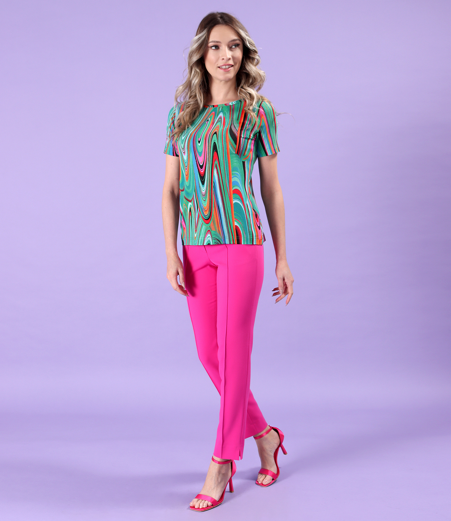 Bluza din jerse elastic cu pantaloni cu dunga pe fata