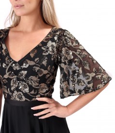 Rochie midi de ocazie cu corsaj si maneci ample din paiete aurii cu motive florale