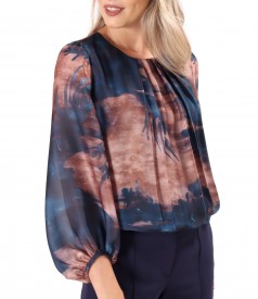 Bluza cu falduri la decolteu din voal imprimat