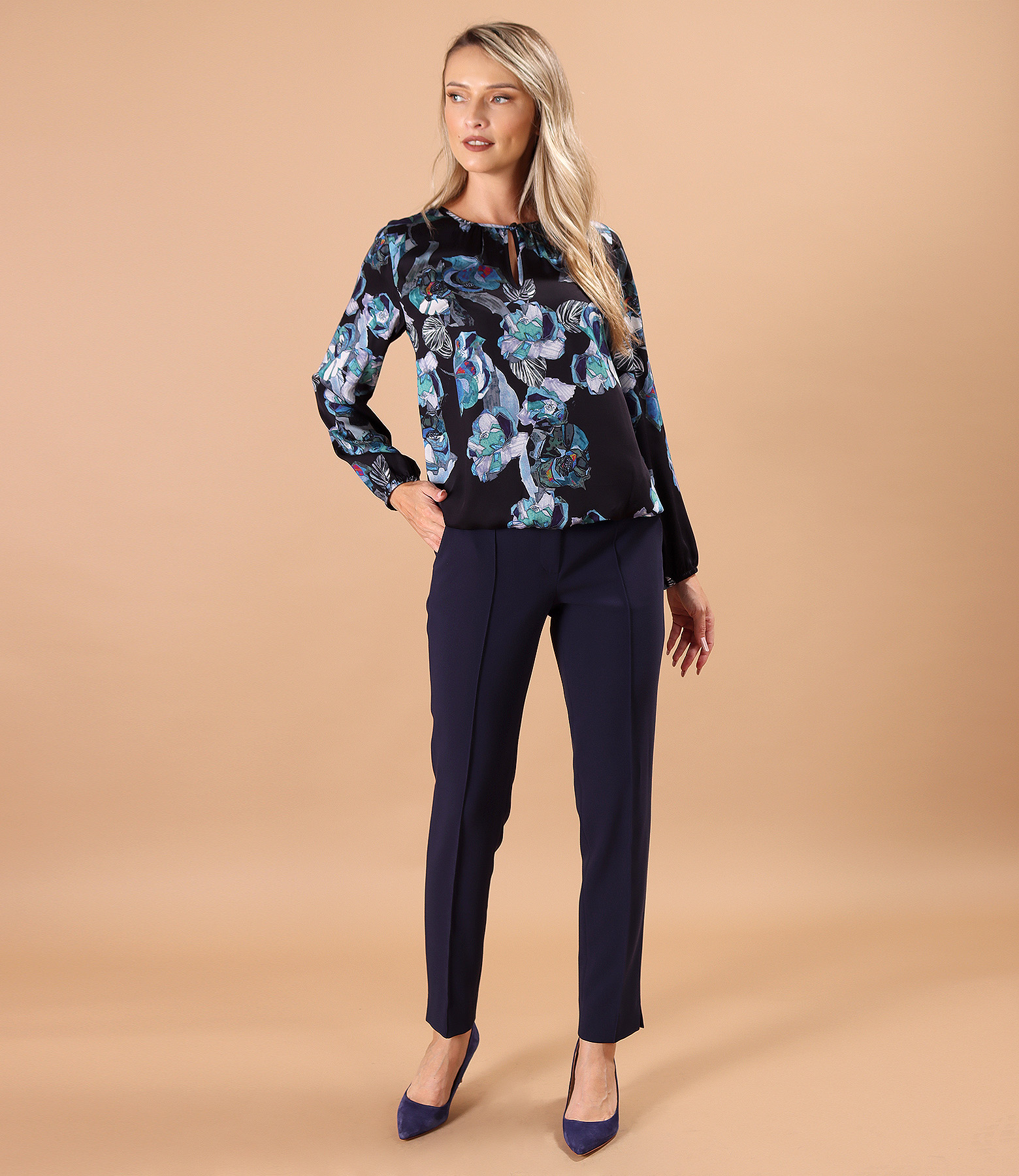 Tinuta eleganta cu bluza lejera din viscoza cu pantaloni pana