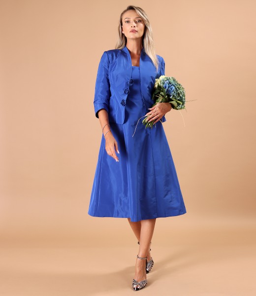 Tinuta de seara cu rochie si sacou din tafta cu efect mat